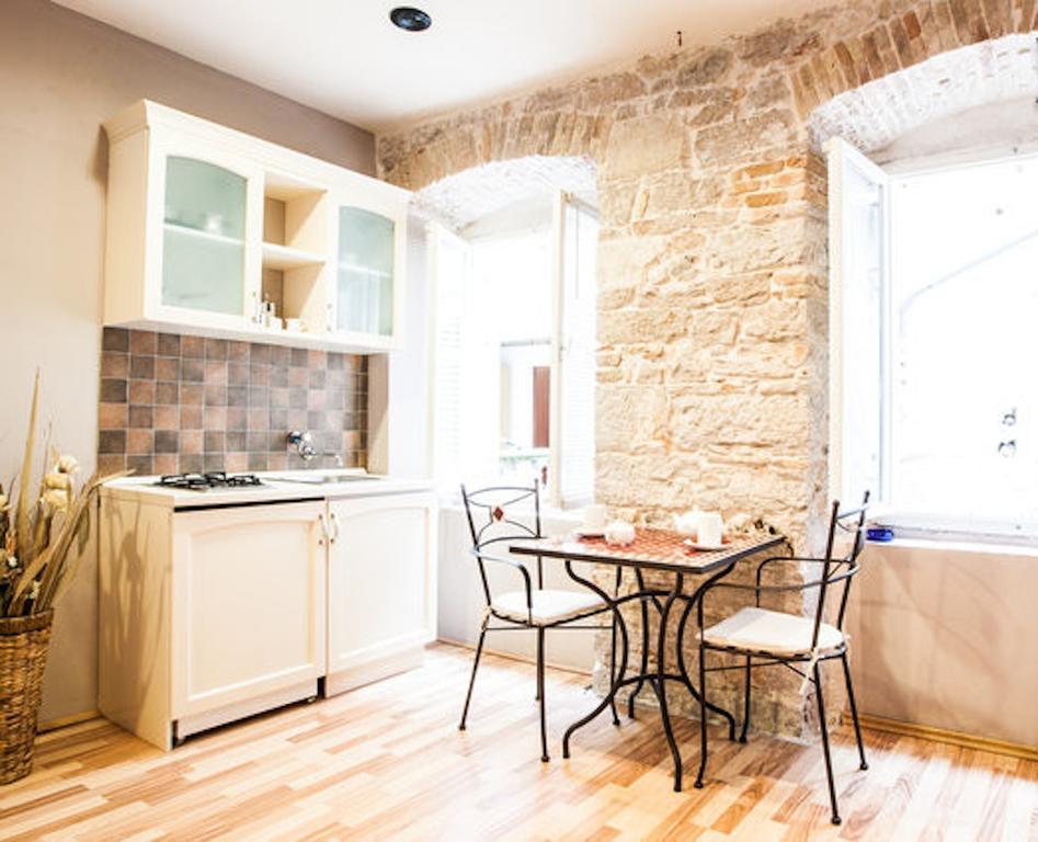 Zara City Apartments Apartmán *
